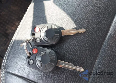 2010 Ford Fusion Hybrid z USA, uszkodzony, nr VIN 3FADP0L37AR283930